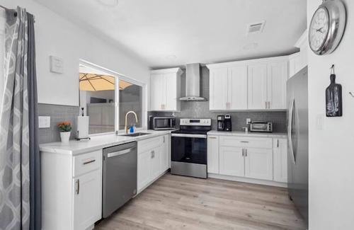 Mira Mesa Casa | Beautiful home in Mira Mesa-15 min to La Jolla. Fully updated in 2023.