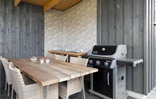 Olsted Casa | Beautiful Home In Ølsted With Kitchen