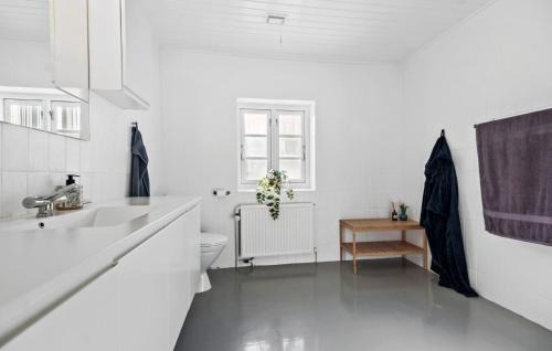Sklskr Casa | Beautiful Home In Omø With Wifi