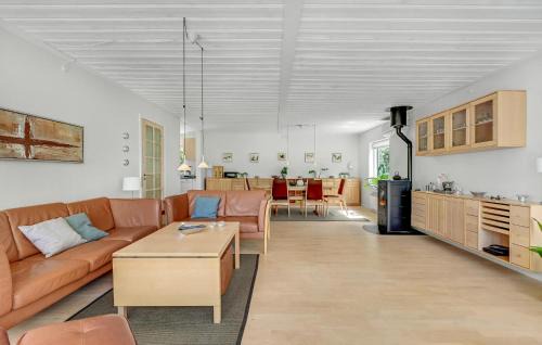 Store Kongsmark Casa | Beautiful Home In Slagelse With Kitchen