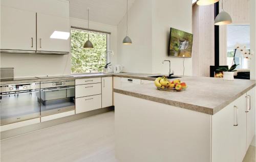 Holloselund Casa | Beautiful Home In Tisvildeleje