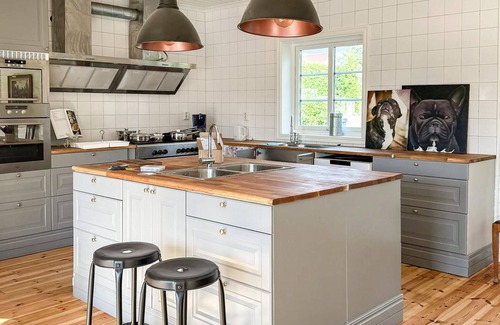 Tranas Casa | Beautiful home in Tranås with sauna