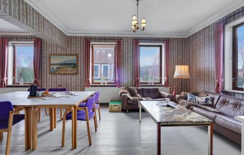 Lohals Casa | Beautiful Home In Tranekær With Kitchen