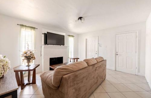 Westgate Casa | Beautiful home in West Palm 5 min to Airport