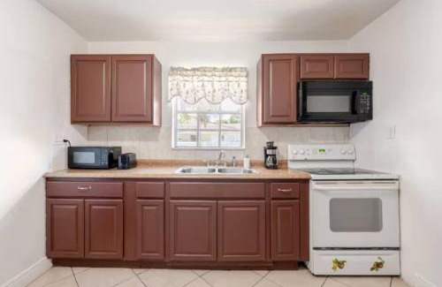 Westgate Casa | Beautiful home in West Palm 5 min to Airport