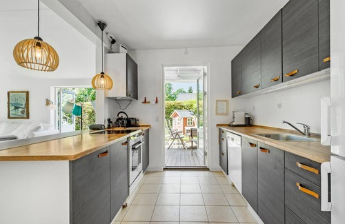 Holloselund Casa | Hermosa casa en Vejby con cocina.