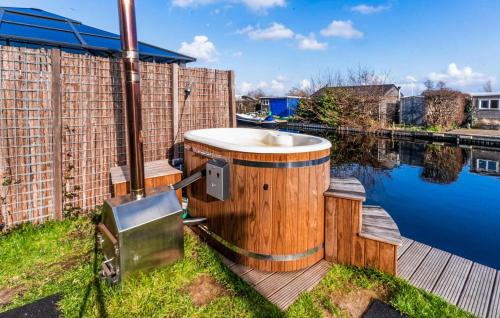 Vinkeveen Casa | Beautiful Home In Vinkeveen With Sauna