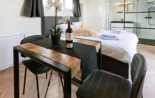 Vinkeveen Casa | Beautiful Home In Vinkeveen With Sauna
