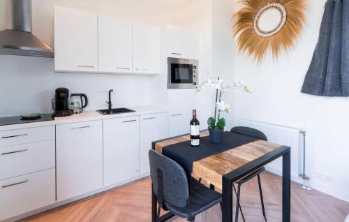Vinkeveen Casa | Beautiful Home In Vinkeveen With Sauna
