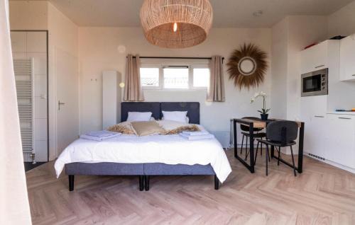Vinkeveen Casa | Beautiful Home In Vinkeveen With Sauna