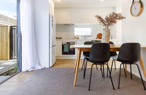 Christchurch Casa | Beautiful home Near CBD Pet Friendly with Carpark