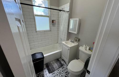 New City Casa | Beautiful Home Near Downtwon - Free Parking!