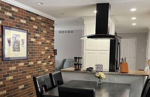 Iowa City Casa | Beautiful home nestled on almost 2 acres in the city.