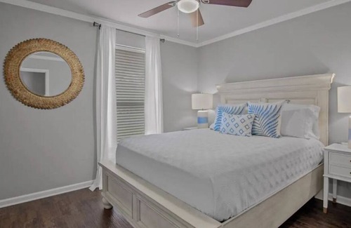 South Baton Rouge Casa | Beautiful Home off Historic Highland Rd!