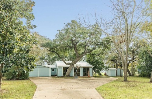 Cedar Lane Casa | Beautiful Home on Caney Creek w/ Fishing Pier