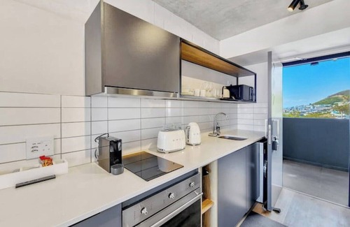 Fresnaye Apartamento | Beautiful Home Perfect Location!