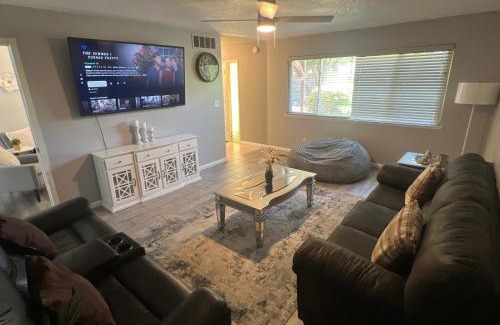 Fresno Casa | Beautiful Home & Pool