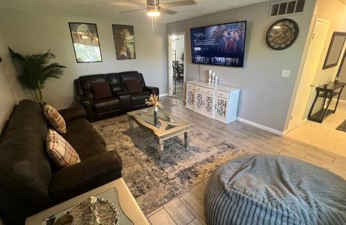 Fresno Casa | Beautiful Home & Pool
