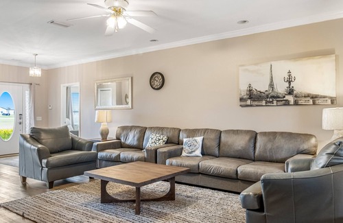 Foley Casa | Beautiful home that has it all for large families & or groups! Outside games, grill, pool and spa!