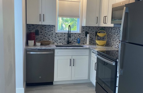 Citrus Isles Casa | Beautiful Home/ 4 miles to Beach & FLL Airport