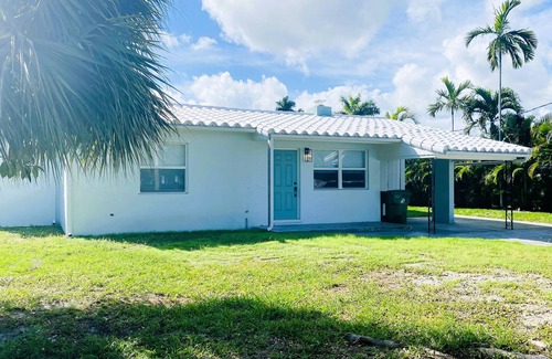 Citrus Isles Casa | Beautiful Home/ 4 miles to Beach & FLL Airport