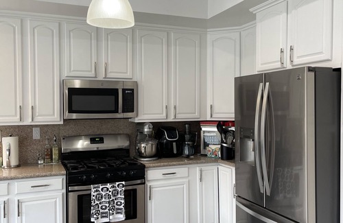 Northwest Anaheim Casa | Beautiful Home w/Pool- 0.6 mi Knotts-6 mi. Disney.