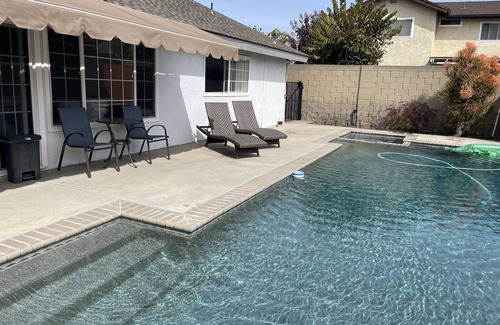 Northwest Anaheim Casa | Beautiful Home w/Pool- 0.6 mi Knotts-6 mi. Disney.