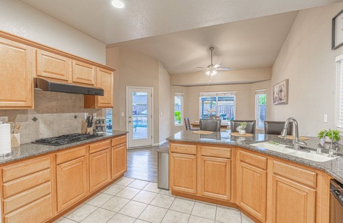 Fresno Casa | Beautiful home W/Pool Close to National Parks.