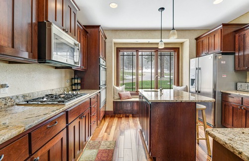 Lead Casa | Beautiful home w/private hot tub, poker table, pool table, WiFi, sauna, firepit