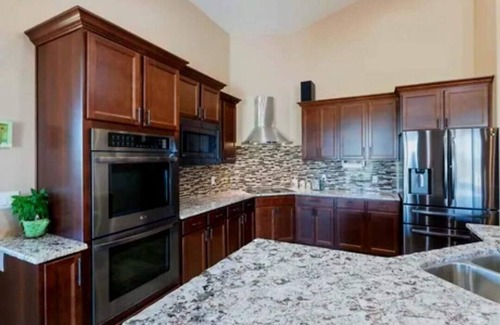 Apple Valley Casa | Beautiful home with spectacular views of the red cliffs. Minutes to Zion park