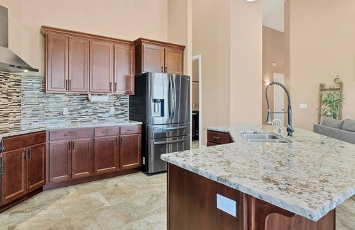 Apple Valley Casa | Beautiful home with spectacular views of the red cliffs. Minutes to Zion park