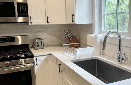 Springs Casa | Beautiful Home with walking distance to the beach, new 46ft pool! EV charger