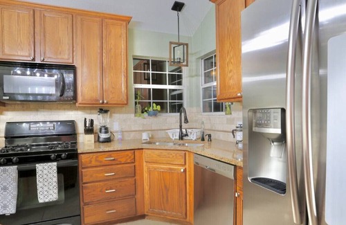 Flower Mound Apartamento | Beautiful spacious home with heated spa and heated pool