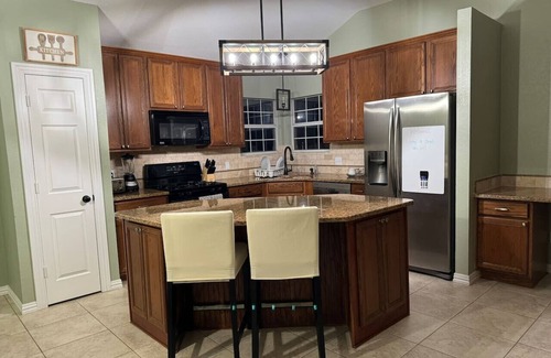Flower Mound Apartamento | Beautiful spacious home with heated spa and heated pool