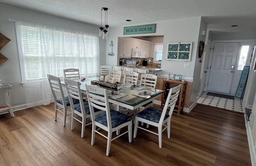 Nags Head Casa | Beautiful Home with a Hot Tub and Community Pool in season