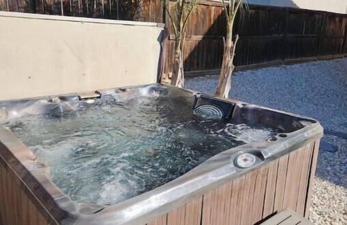 Menifee Casa | Beautiful home with Hot tub