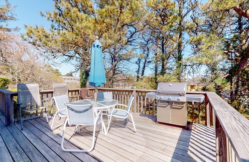 East Orleans Cabaña | Beautiful home with ocean-view, patio, grill, W/D, & close to Nauset Beach