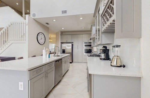 Crescent Lakes Casa | Beautiful home with private pool, game room and basketball court