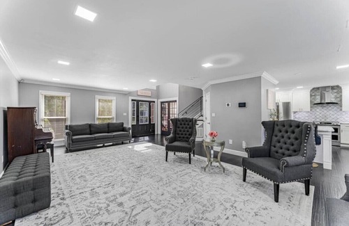Ashley Oaks Casa | 464) Beautiful home with Pool - great for kids