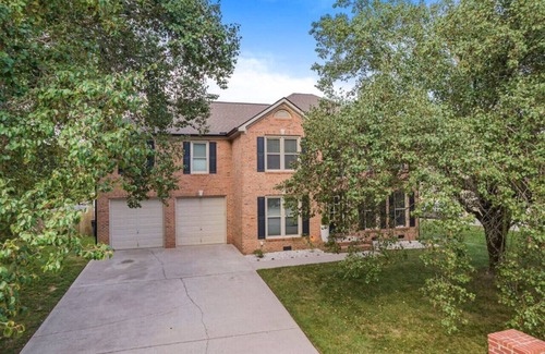 Ashley Oaks Casa | 464) Beautiful home with Pool - great for kids