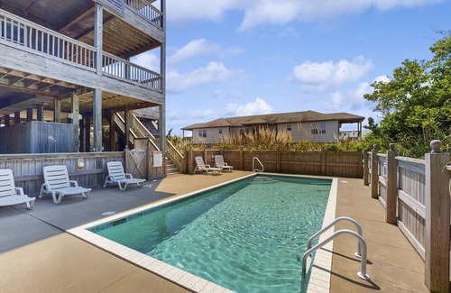 Waves Casa | Beautiful Home with pool, hot tub, AC, W/D, & fireplace