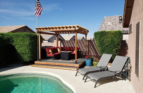 Summer Field Casa | Beautiful Home with Private Pool and Tiki Bar. Close to Everything!!!