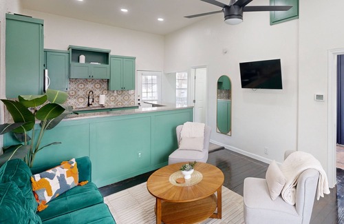 San Antonio Condominio | Beautiful home with great location, one block from Botanical Gardens