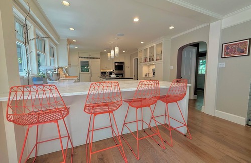 Glendale Casa | Beautiful House in the Woods: Huge Yard, Hot Tub