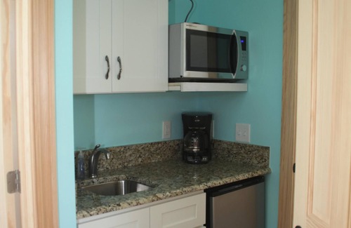 Ocracoke Casa | ¡NUEVO EN 2018! Hermosa casa frente a Silver Lake en Berkley Estate