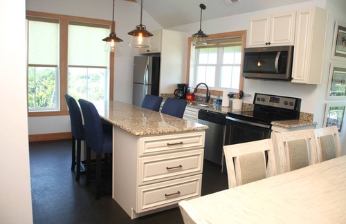Ocracoke Casa | ¡NUEVO EN 2018! Hermosa casa frente a Silver Lake en Berkley Estate