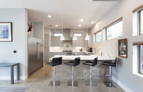 Chestnut Casa | Beautiful house and neighborhood within a great proximity to all of Austin.