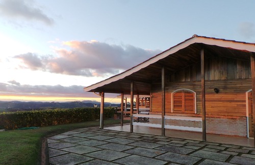 Alto do Capivari Casa | HERMOSA CASA con VISTA PANORÁMICA SENSACIONAL, Alto do Capivari, Campos do Jordão