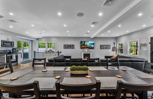 Wallenpaupauk Lake Estates Casa | Beautiful House, Dogs ok! in WLE! Walk to the pool!