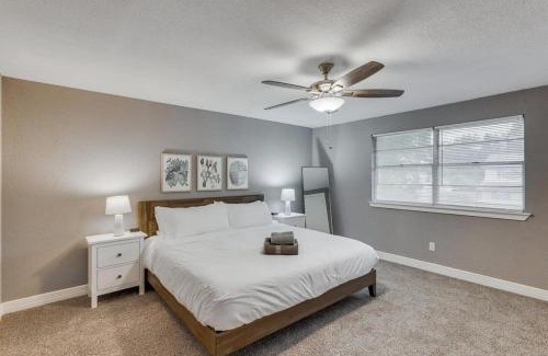 Dallas Casa | Beautiful House for BIG Groups with a Cinema Room